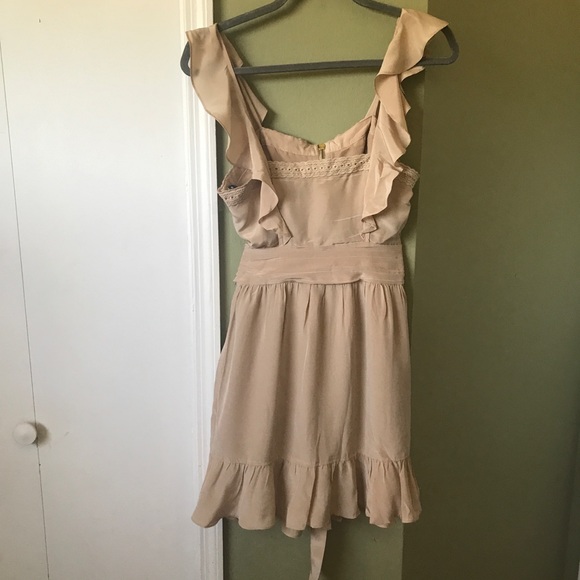 Bebe Women’s Silk Tan Ruffle detail Sleeveless dress size XS - Picture 2 of 9